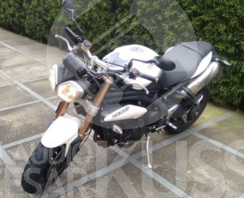 Lote 012 - Triumph Speed Triple 1050 2013