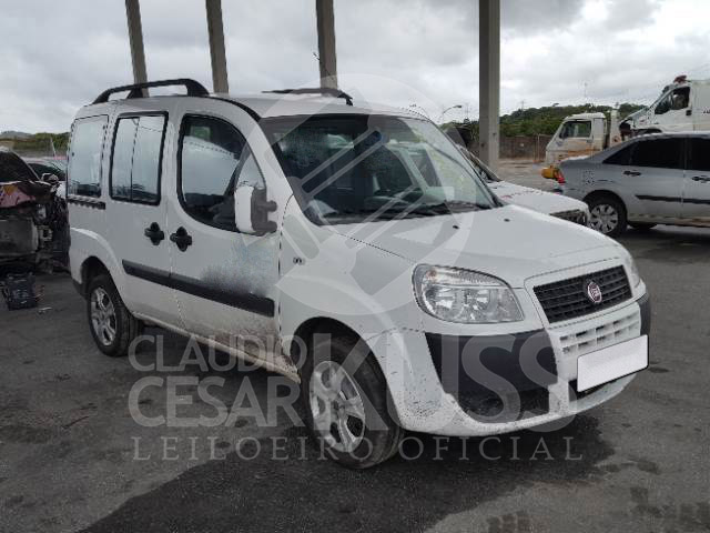 LOTE 012 - Fiat Doblò Essence 1.8 7L (Flex) 2017